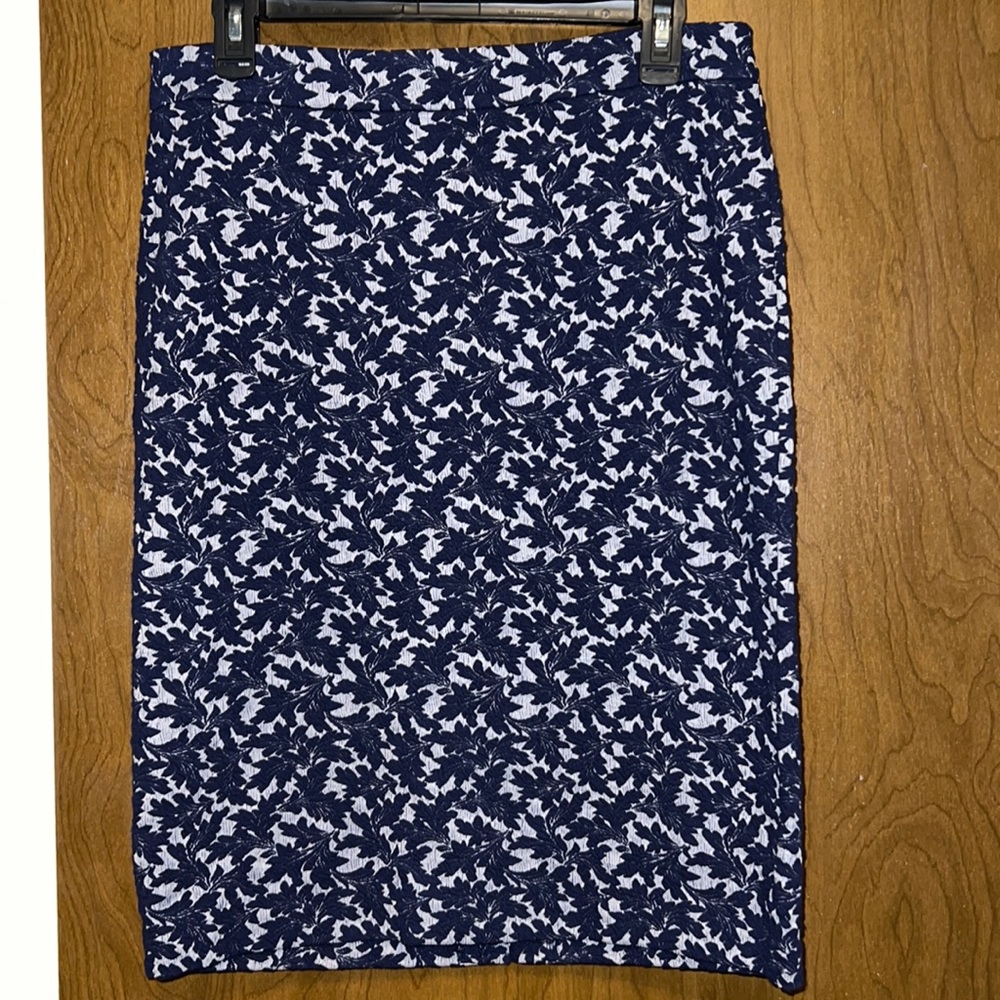 Michael Kors navy blue lace pencil skirt size M